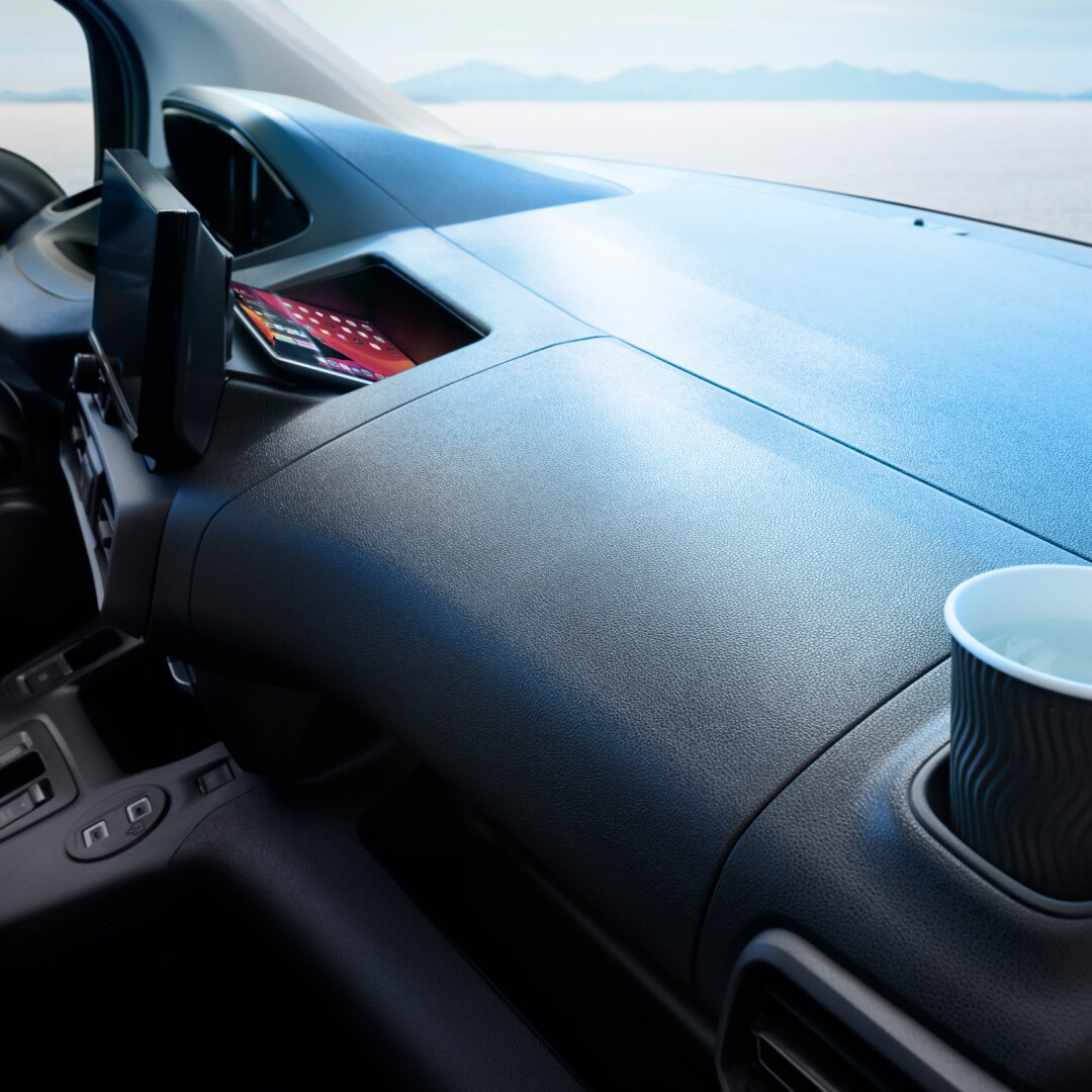 PEUGEOT E-Partner dashboard opbergruimte