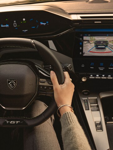 Nieuwe PEUGEOT 408 Hybrid i-Cockpit